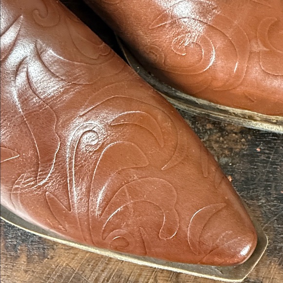 Sundance embossed leather ankle boots. New with tags. - Picture 6 of 8